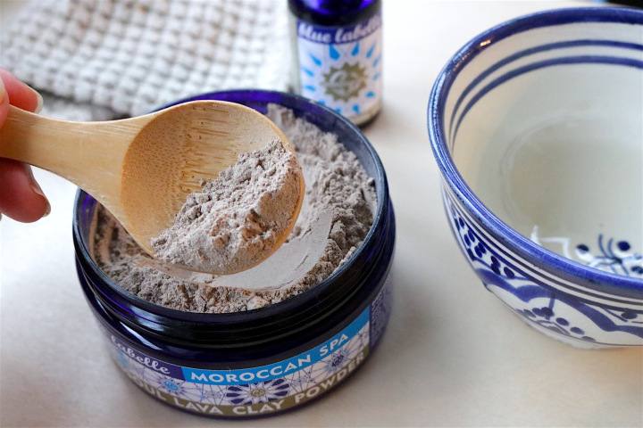 Sarita Coren - Skincare Reviews and Blue Labelle Press